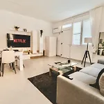 Exclusive Luxury With Private Parking Feriehus