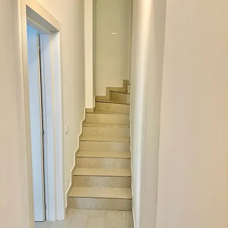 Exclusive Luxury With Private Parking *